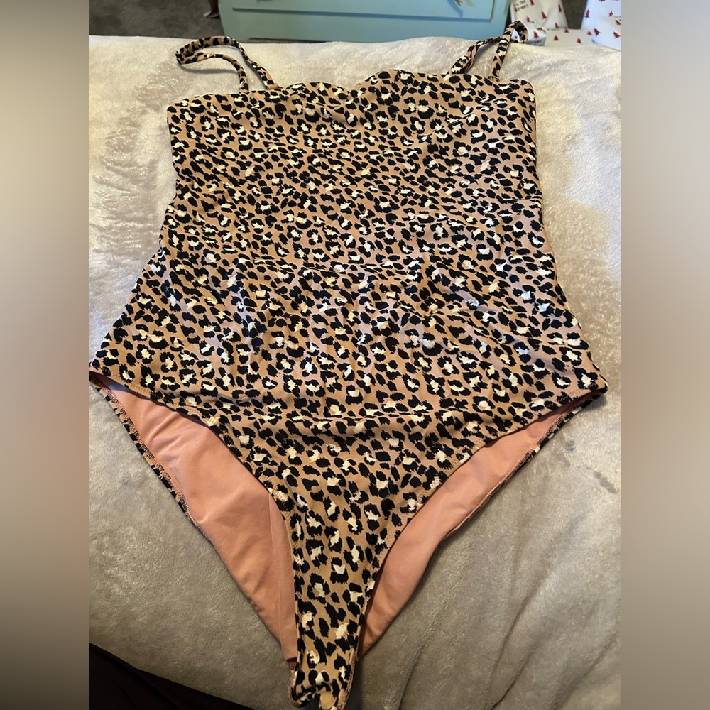 AERIE CHEEKY CHEETAH ONE PIECE (removable straps)